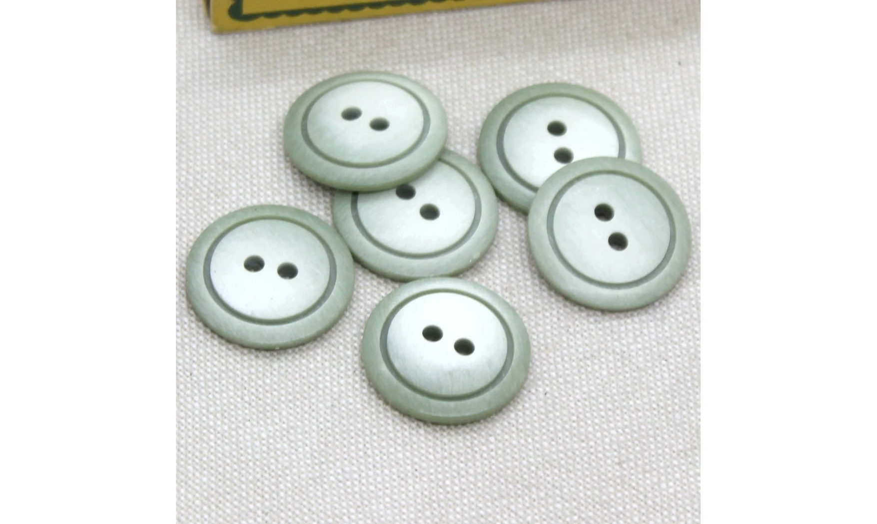 Vintage Button 699B