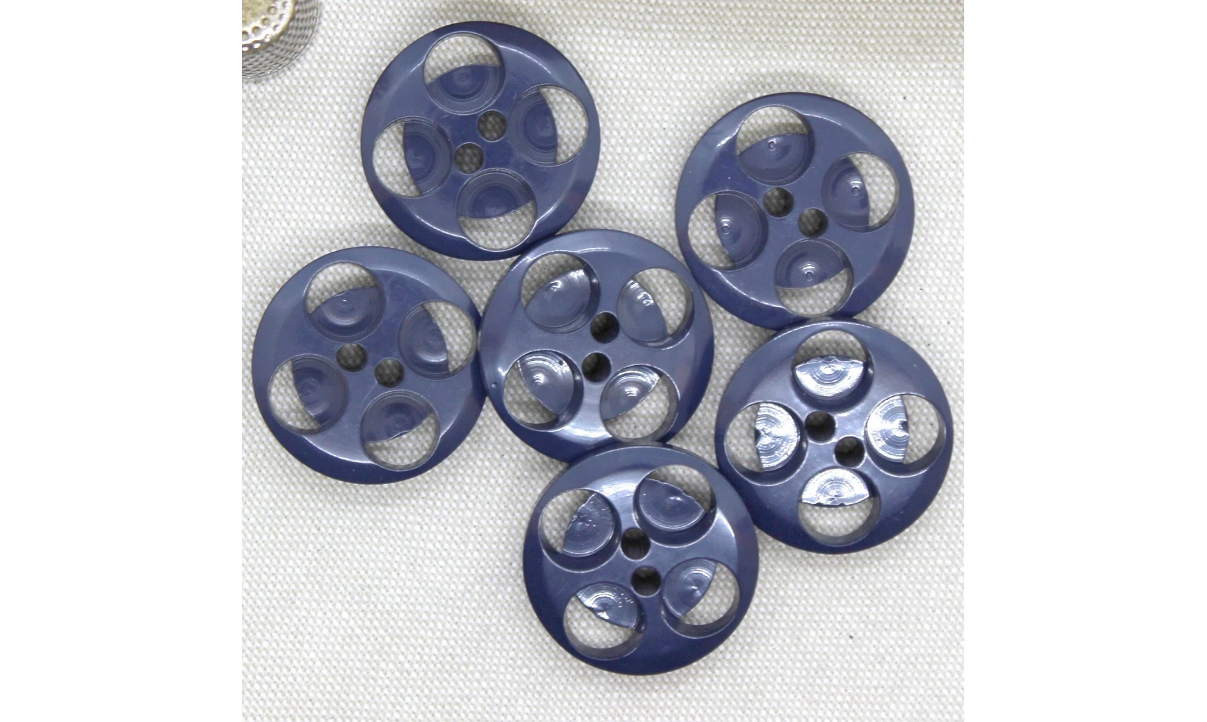 Vintage Button 634B