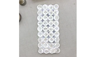 Carte à boutons / Nacre / 12mm