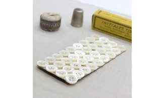 Carte à boutons / Nacre / 12mm