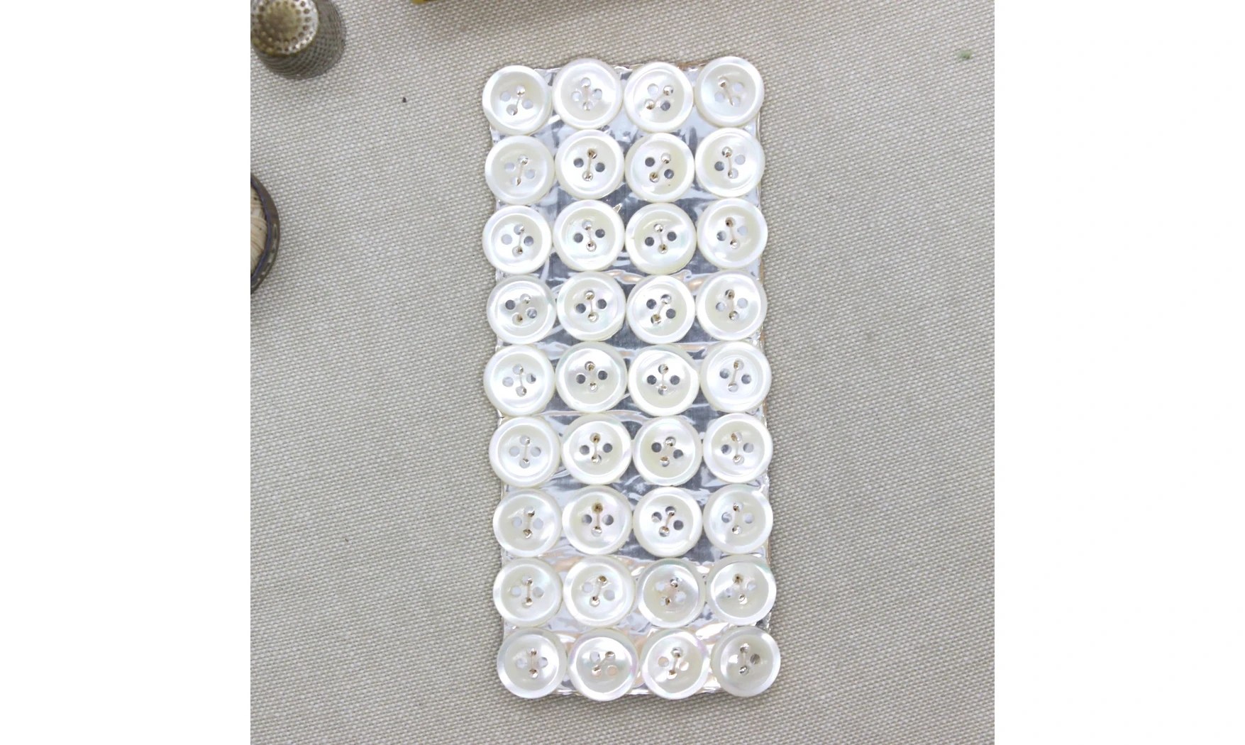 Carte à boutons / Nacre / 12mm