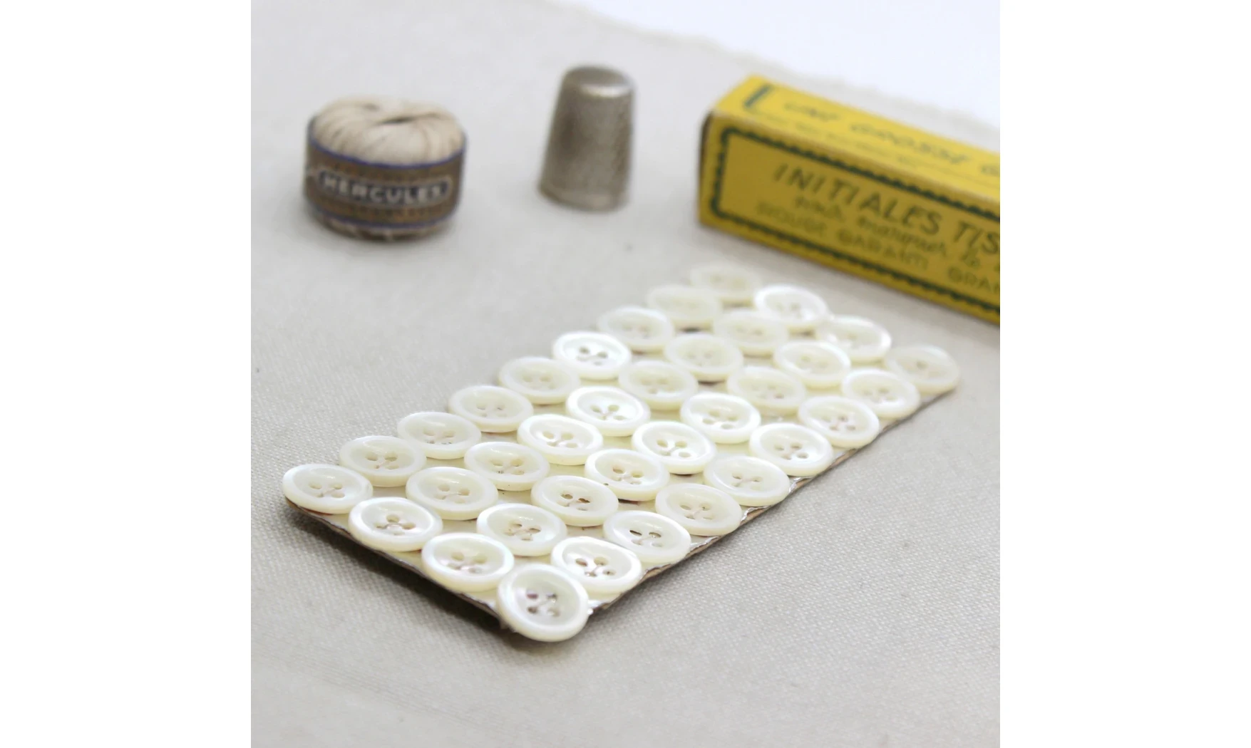 Carte à boutons / Nacre / 12mm