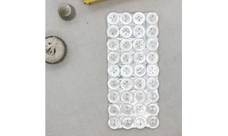 Carte à boutons / Nacre / 12mm