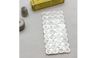 Carte à boutons / Nacre / 12mm