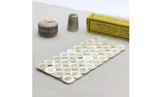 Carte à boutons / Nacre / 12mm