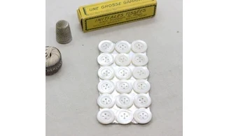 Carte à boutons / Nacre / 16mm