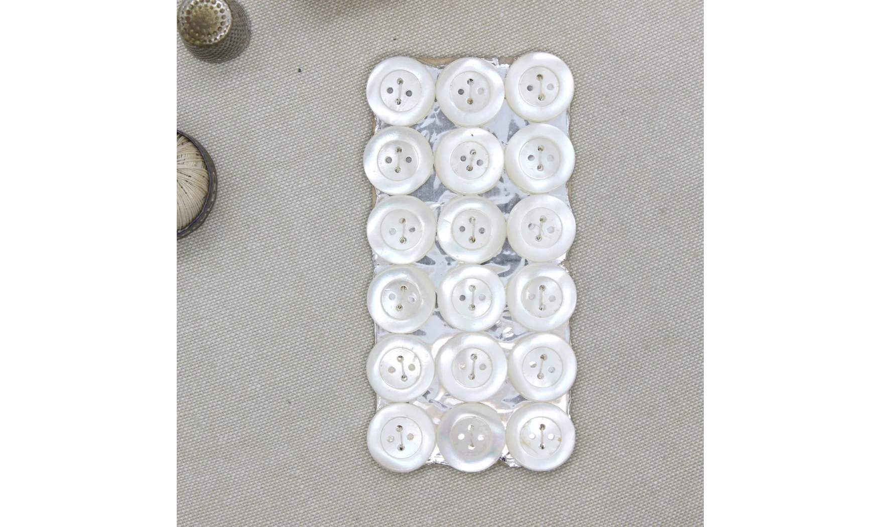 Carte à boutons / Nacre / 16mm