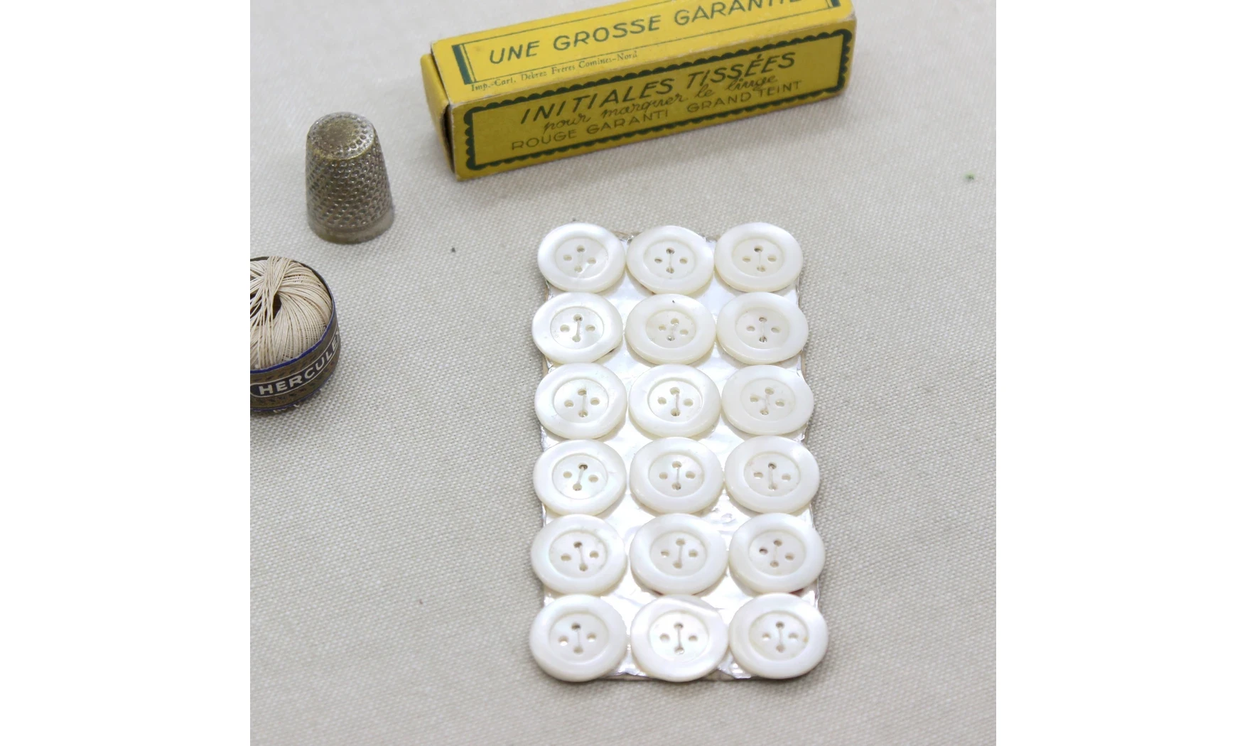 Carte à boutons / Nacre / 16mm