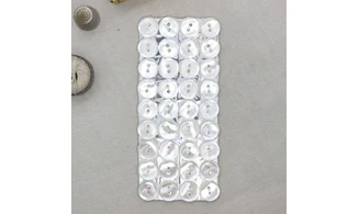Carte à boutons / Nacre / 13mm
