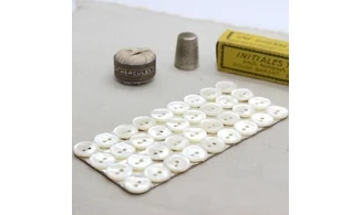 Carte à boutons / Nacre / 13mm