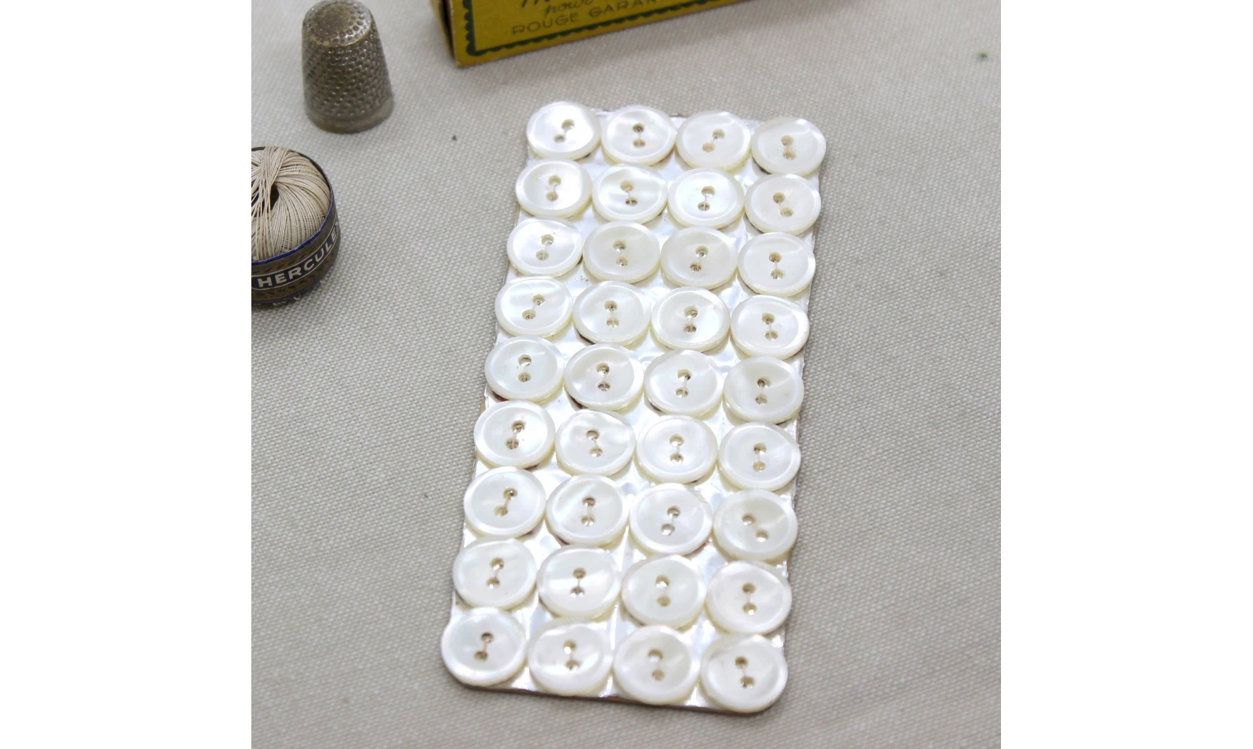 Carte à boutons / Nacre / 13mm