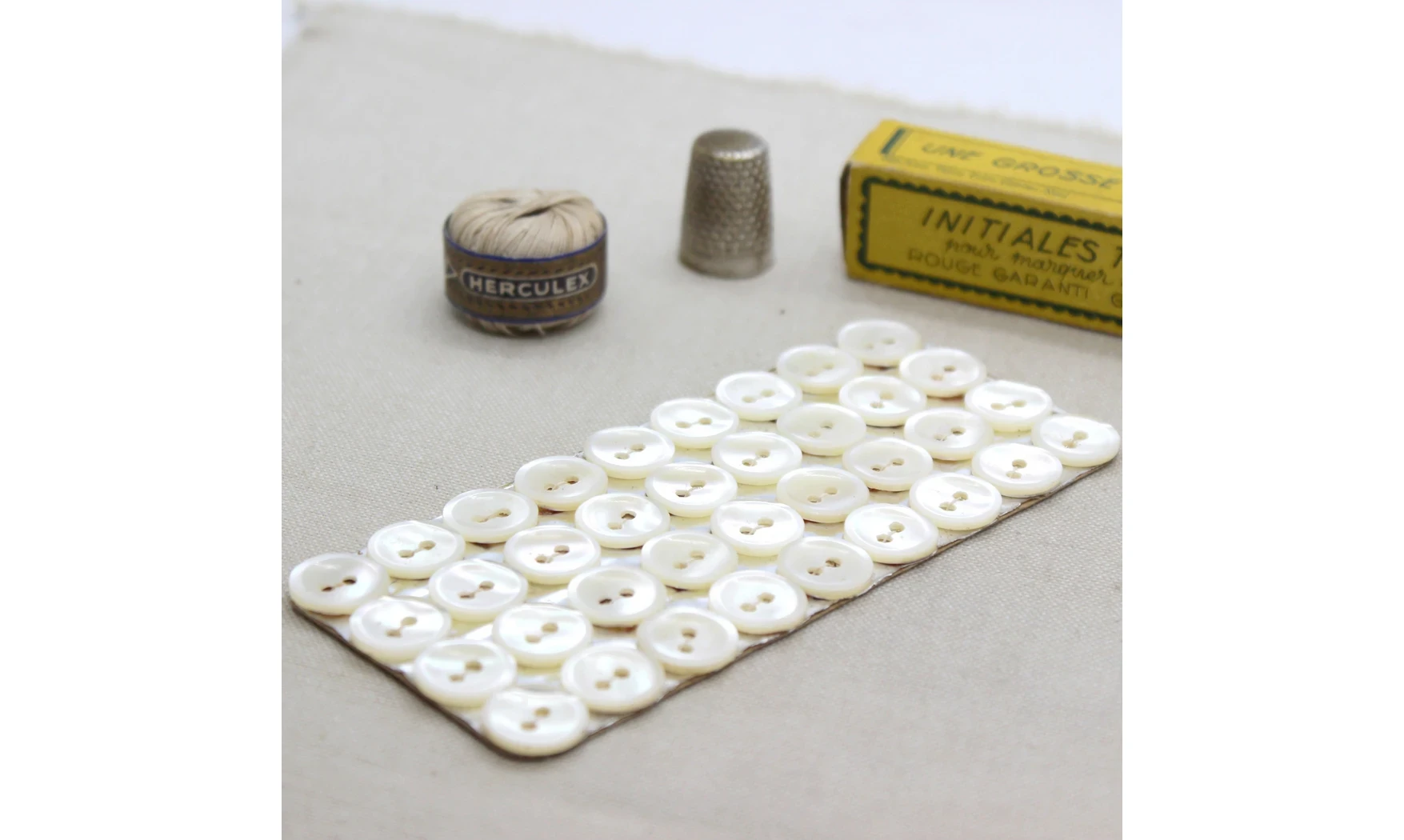 Carte à boutons / Nacre / 13mm