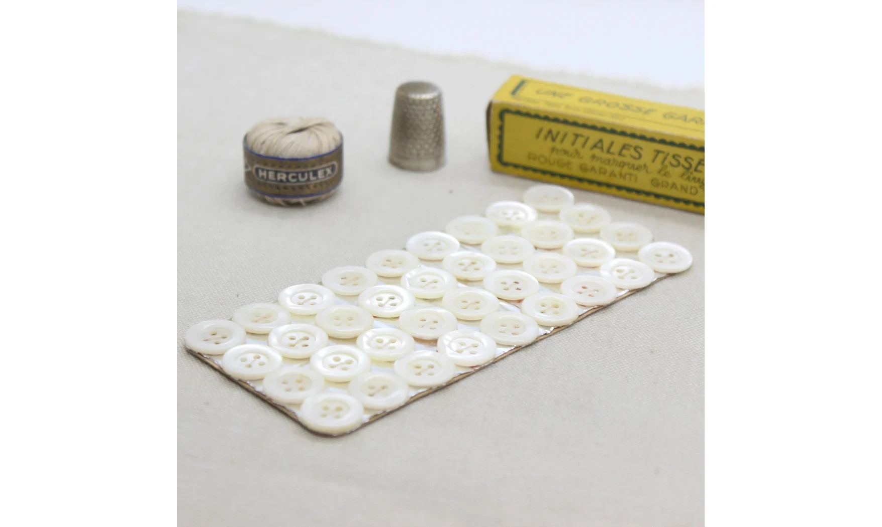 Carte à boutons / Nacre / 14mm