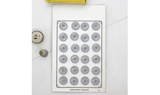 Carte 24 boutons / 17mm / Gris