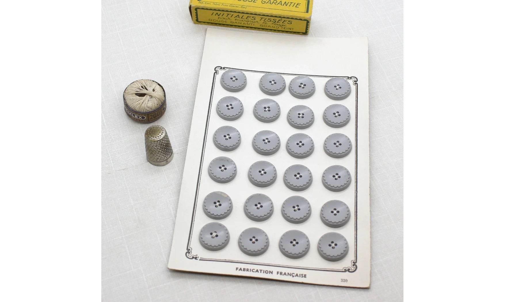 Carte 24 boutons / 17mm / Gris