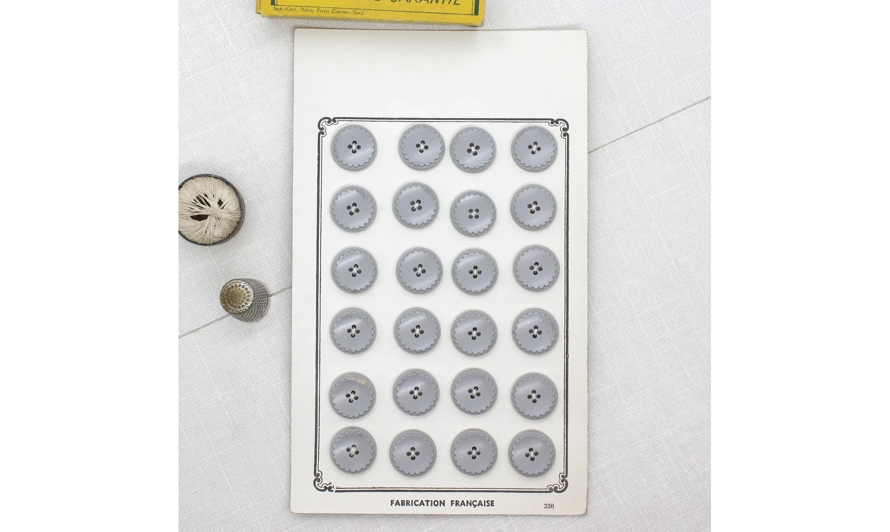 Carte 24 boutons / 17mm / Gris