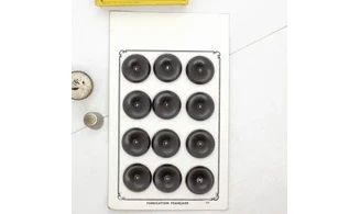 Carte 12 boutons / 27mm / Brun