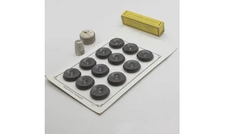 Carte 12 boutons / 27mm / Brun