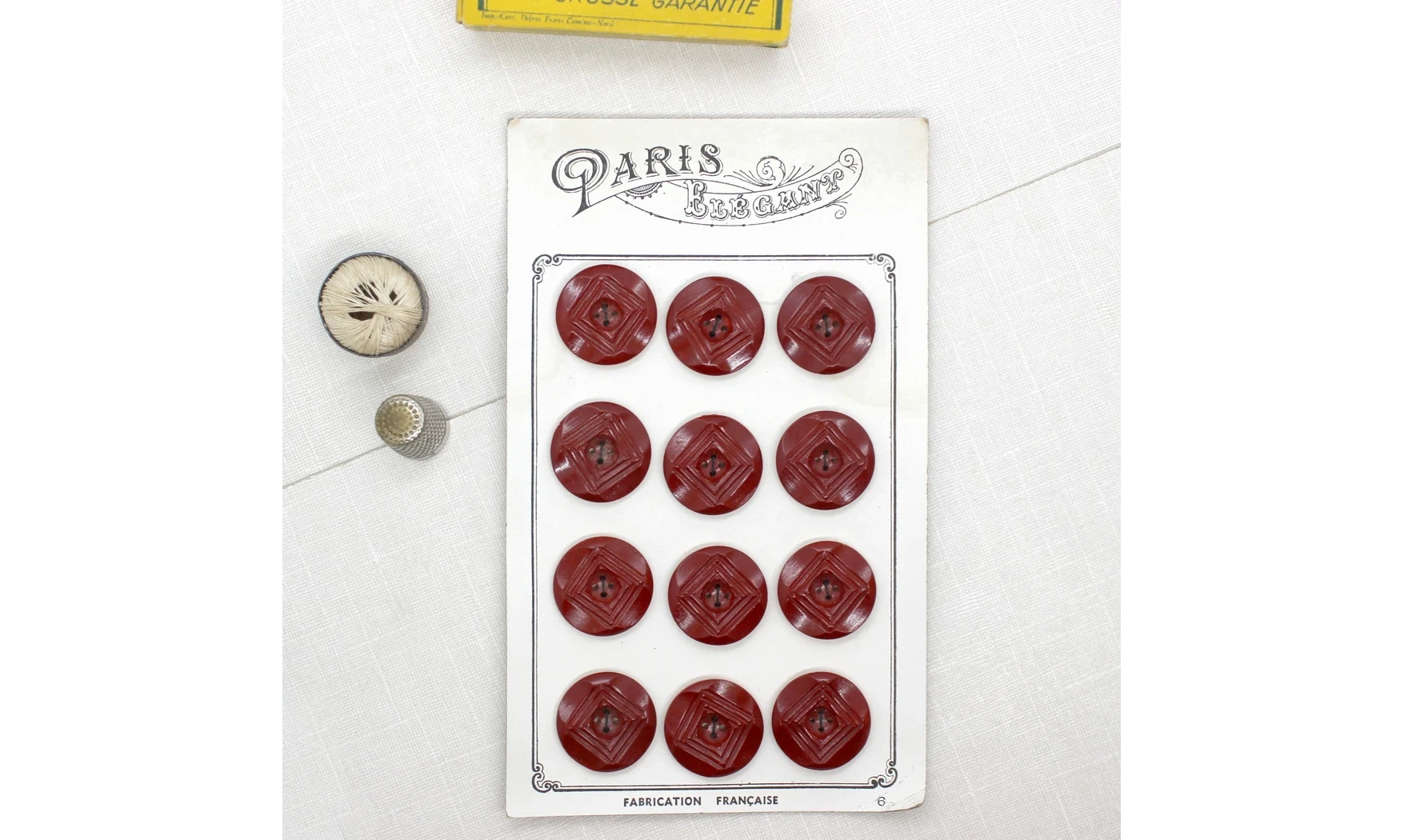 Carte 12 boutons / 25mm / Rouge
