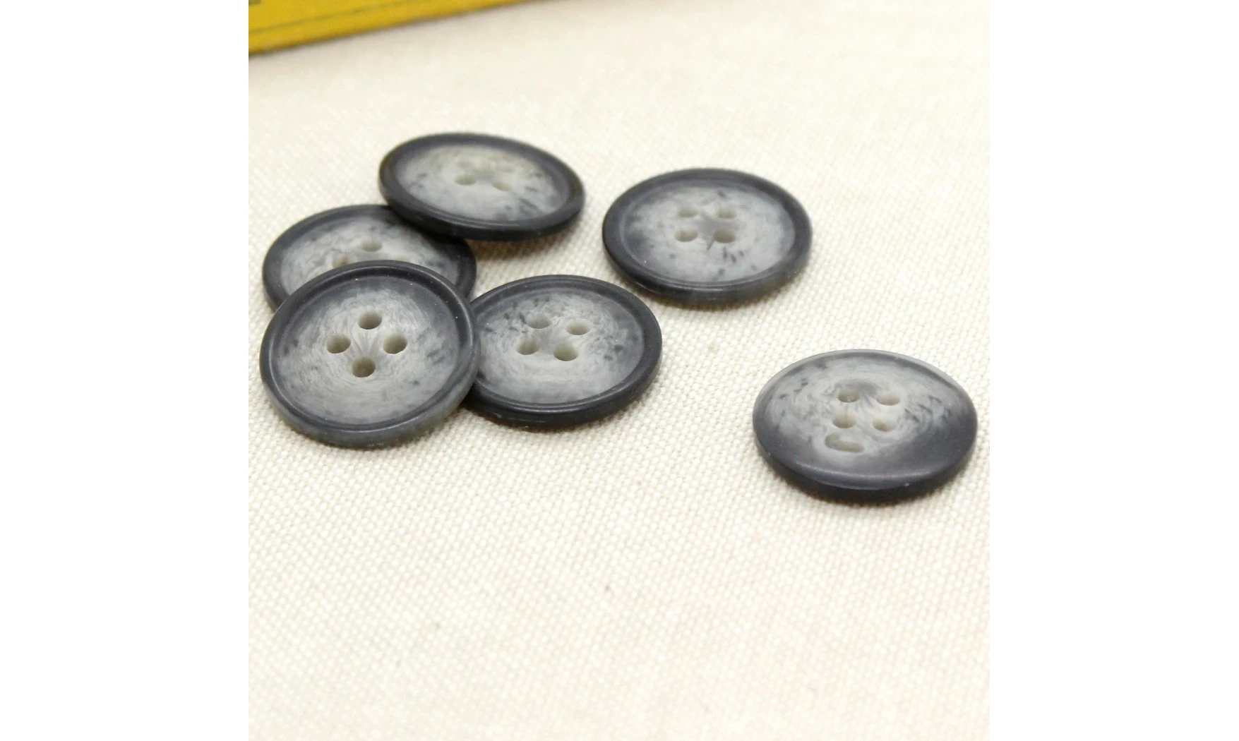 Vintage button 091A