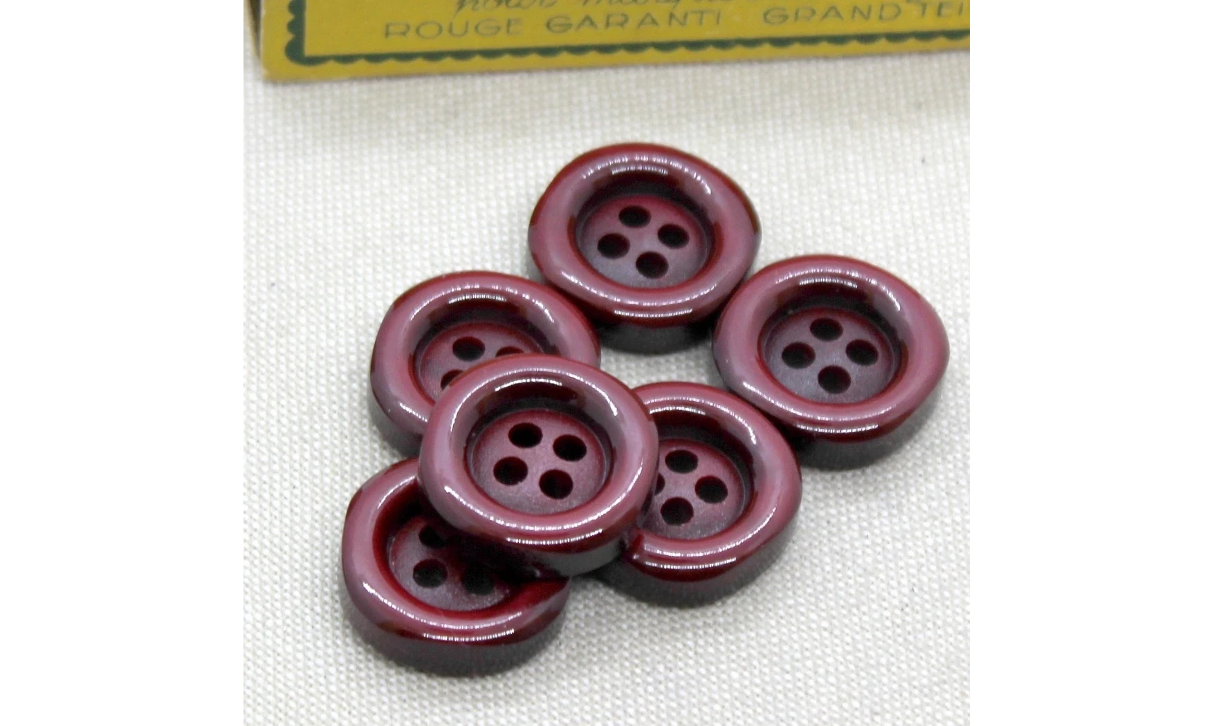 Vintage Button 085c