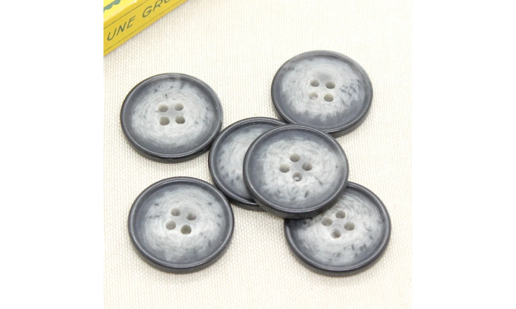 Vintage button 092A