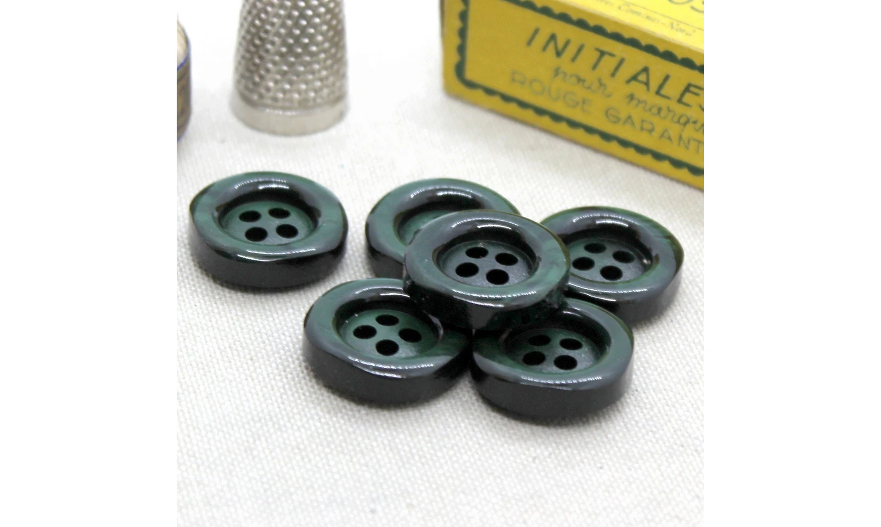 Vintage Button 088C