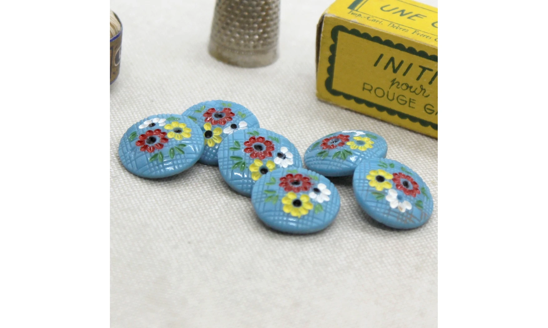Vintage Button 009E